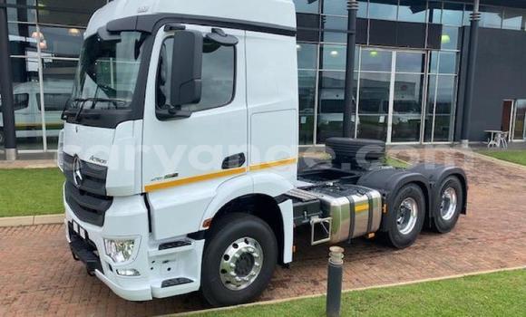 Buy Used Mercedes‒Benz 2644 White Truck in Henties Bay in Erongo