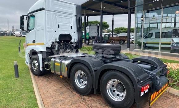 Acheter Occasion Utilitaire Mercedes‒Benz 2644 Blanc à Henties Bay, Erongo Acheter Occasion Utilitaire Mercedes‒Benz 2644 Blanc à Henties Bay, Erongo