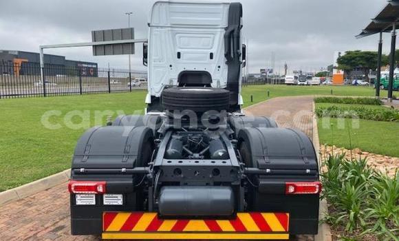 Acheter Occasion Utilitaire Mercedes‒Benz 2644 Blanc à Henties Bay, Erongo Acheter Occasion Utilitaire Mercedes‒Benz 2644 Blanc à Henties Bay, Erongo