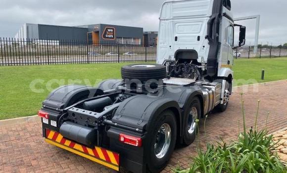 Acheter Occasion Utilitaire Mercedes‒Benz 2644 Blanc à Henties Bay, Erongo Acheter Occasion Utilitaire Mercedes‒Benz 2644 Blanc à Henties Bay, Erongo