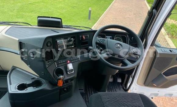 Acheter Occasion Utilitaire Mercedes‒Benz 2644 Blanc à Henties Bay, Erongo Acheter Occasion Utilitaire Mercedes‒Benz 2644 Blanc à Henties Bay, Erongo