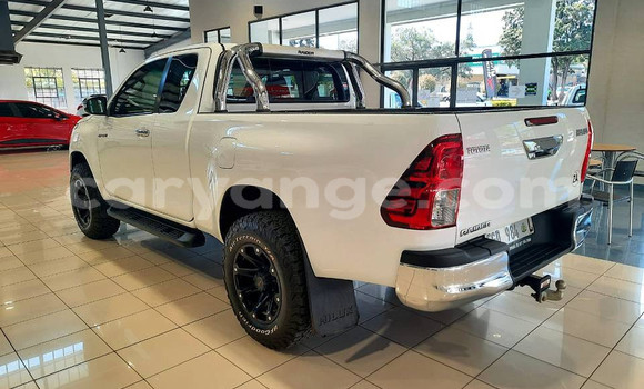 Buy Used Toyota Hilux White Car in Katima Mulilo in Caprivi Buy Used Toyota Hilux White Car in Katima Mulilo in Caprivi