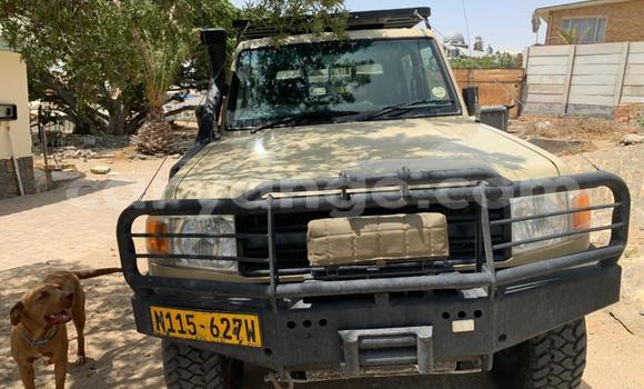 Acheter Occasion Voiture Toyota Land Cruiser Beige à Windhoek, Namibie Acheter Occasion Voiture Toyota Land Cruiser Beige à Windhoek, Namibie