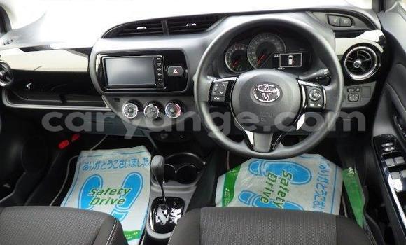 Acheter Import Voiture Toyota Vitz Bleu à Gobabis, Omaheke Acheter Import Voiture Toyota Vitz Bleu à Gobabis, Omaheke