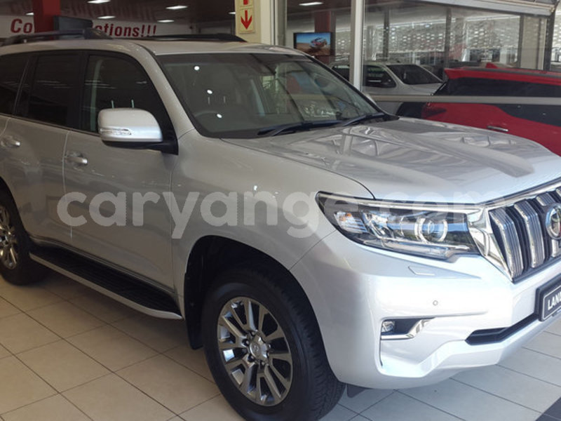 Big with watermark 2017 toyota prado 1