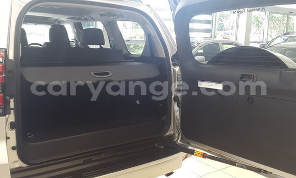Buy Used Toyota Land Cruiser Prado Silver Car in Walvis Bay in Namibia Buy Used Toyota Land Cruiser Prado Silver Car in Walvis Bay in Namibia
