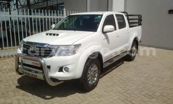 Buy Used Toyota Hilux White Car in Gobabis in Omaheke Buy Used Toyota Hilux White Car in Gobabis in Omaheke
