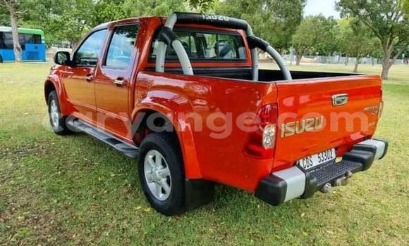 Acheter Occasion Voiture Isuzu KB Rouge à Windhoek, Namibie Acheter Occasion Voiture Isuzu KB Rouge à Windhoek, Namibie