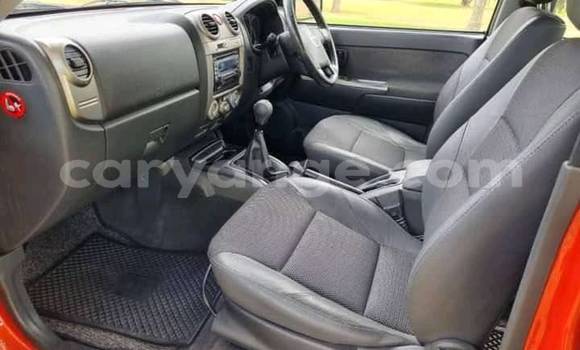 Acheter Occasion Voiture Isuzu KB Rouge à Windhoek, Namibie Acheter Occasion Voiture Isuzu KB Rouge à Windhoek, Namibie