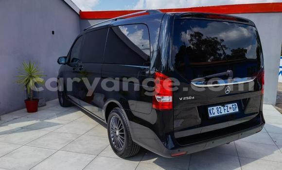 Acheter Occasion Voiture Mercedes-Benz V-klasse Noir à Windhoek, Namibie Acheter Occasion Voiture Mercedes-Benz V-klasse Noir à Windhoek, Namibie