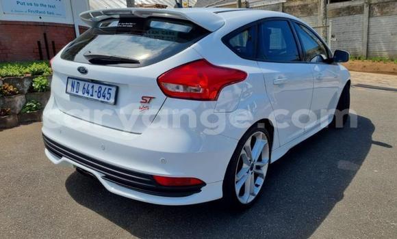 Acheter Occasion Voiture Ford Focus ST Blanc à Henties Bay, Erongo Acheter Occasion Voiture Ford Focus ST Blanc à Henties Bay, Erongo
