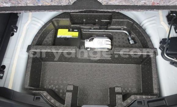 Acheter Occasion Voiture Toyota Vitz Blanc à Mariental, Namibie Acheter Occasion Voiture Toyota Vitz Blanc à Mariental, Namibie