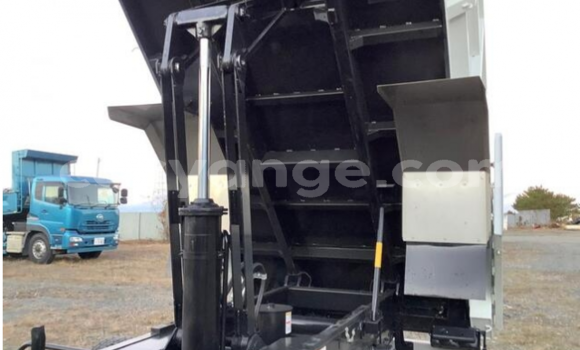 Acheter Occasion Utilitaire Mitsubishi Van Blanc à Bethanien, Karas Acheter Occasion Utilitaire Mitsubishi Van Blanc à Bethanien, Karas