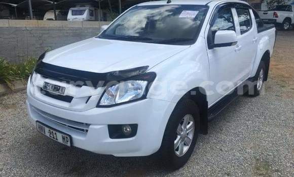 Acheter Occasion Voiture Isuzu KB Blanc à Omaruru, Erongo