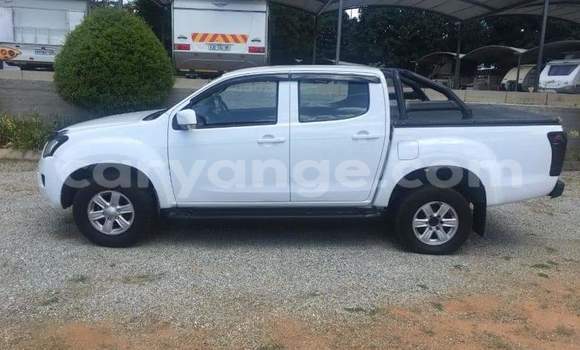 Acheter Occasion Voiture Isuzu KB Blanc à Omaruru, Erongo Acheter Occasion Voiture Isuzu KB Blanc à Omaruru, Erongo