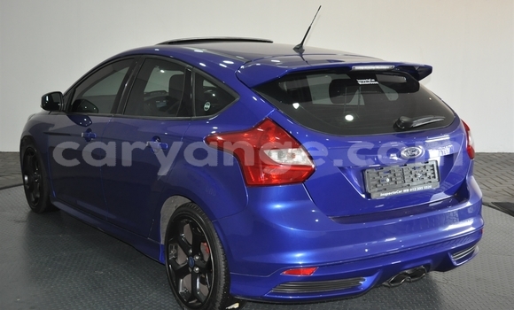 Acheter Occasion Voiture Ford Focus ST Bleu à Windhoek, Namibie Acheter Occasion Voiture Ford Focus ST Bleu à Windhoek, Namibie