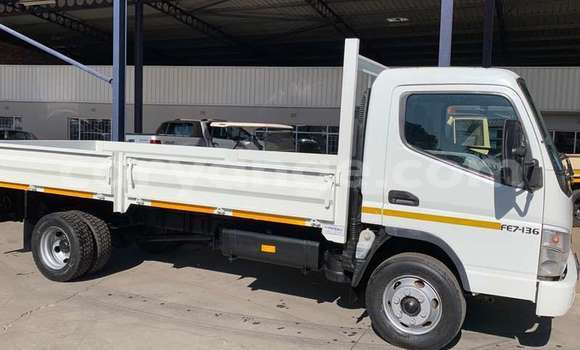 Acheter Occasion Utilitaire Mitsubishi Van Blanc à Gobabis, Omaheke Acheter Occasion Utilitaire Mitsubishi Van Blanc à Gobabis, Omaheke
