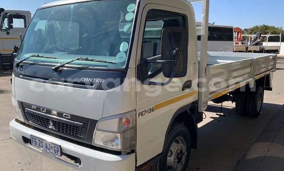 Acheter Occasion Utilitaire Mitsubishi Van Blanc à Gobabis, Omaheke Acheter Occasion Utilitaire Mitsubishi Van Blanc à Gobabis, Omaheke