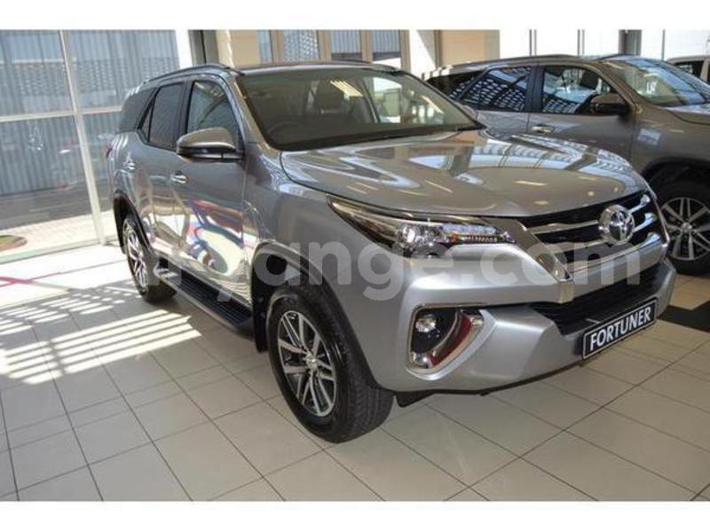 Big with watermark 2017 toyota fortuner 2