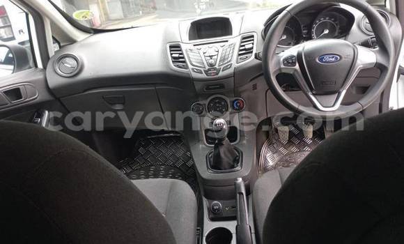 Acheter Occasion Voiture Ford Fiesta Blanc à Windhoek, Namibie Acheter Occasion Voiture Ford Fiesta Blanc à Windhoek, Namibie