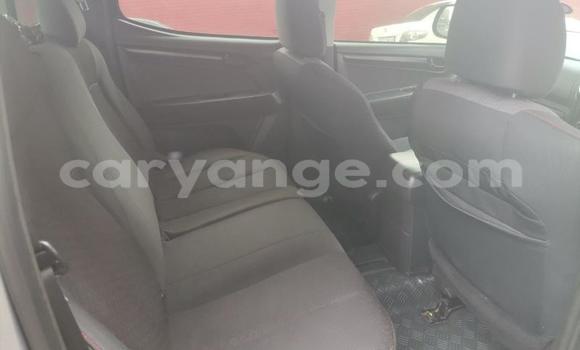 Acheter Occasion Voiture Isuzu KB Beige à Windhoek, Namibie Acheter Occasion Voiture Isuzu KB Beige à Windhoek, Namibie