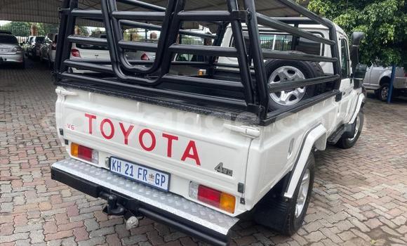 Acheter Occasion Voiture Toyota Land Cruiser Blanc à Windhoek, Namibie Acheter Occasion Voiture Toyota Land Cruiser Blanc à Windhoek, Namibie
