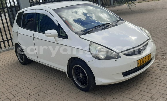 Acheter Import Voiture Honda FIT Blanc à Windhoek, Namibie Acheter Import Voiture Honda FIT Blanc à Windhoek, Namibie