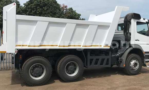 Acheter Occasion Utilitaire Mercedes‒Benz 2628 Blanc à Henties Bay, Erongo Acheter Occasion Utilitaire Mercedes‒Benz 2628 Blanc à Henties Bay, Erongo