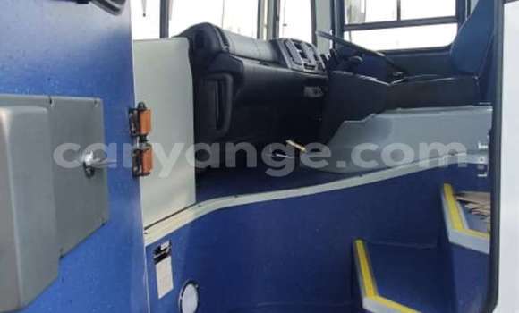 Acheter Occasion Utilitaire Hino 300 Series Blanc à Windhoek, Namibie Acheter Occasion Utilitaire Hino 300 Series Blanc à Windhoek, Namibie