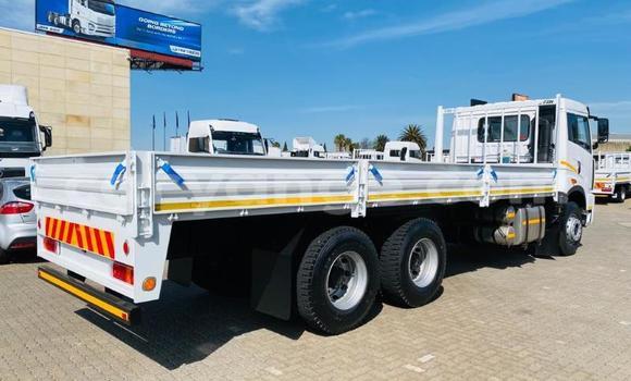Acheter Occasion Utilitaire Mitsubishi L400 Blanc à Windhoek, Namibie Acheter Occasion Utilitaire Mitsubishi L400 Blanc à Windhoek, Namibie