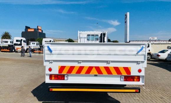 Acheter Occasion Utilitaire Mitsubishi L400 Blanc à Windhoek, Namibie Acheter Occasion Utilitaire Mitsubishi L400 Blanc à Windhoek, Namibie