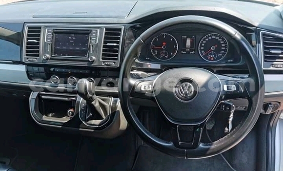 Buy Used Volkswagen Caravelle Silver Car in Windhoek in Namibia Buy Used Volkswagen Caravelle Silver Car in Windhoek in Namibia