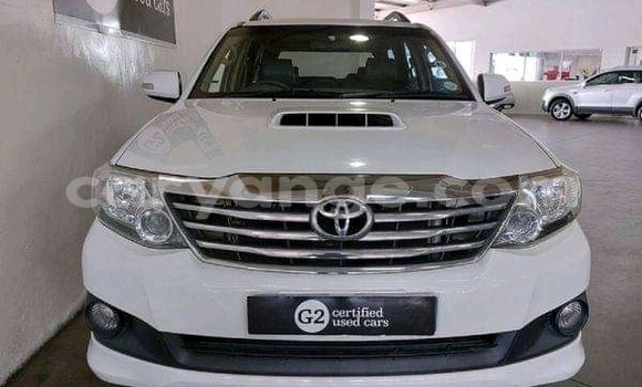 Buy Used Toyota Fortuner White Car in Windhoek in Namibia Buy Used Toyota Fortuner White Car in Windhoek in Namibia