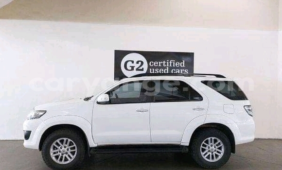 Buy Used Toyota Fortuner White Car in Windhoek in Namibia Buy Used Toyota Fortuner White Car in Windhoek in Namibia