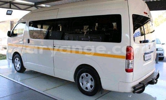 Buy Used Toyota Hi Ace White Car in Windhoek in Namibia Buy Used Toyota Hi Ace White Car in Windhoek in Namibia