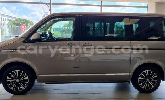 Buy Used Volkswagen Caravelle Silver Car in Windhoek in Namibia Buy Used Volkswagen Caravelle Silver Car in Windhoek in Namibia