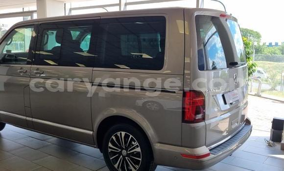 Buy Used Volkswagen Caravelle Silver Car in Windhoek in Namibia Buy Used Volkswagen Caravelle Silver Car in Windhoek in Namibia