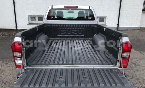 Acheter Occasion Voiture Isuzu D–MAX Gris à Windhoek, Namibie Acheter Occasion Voiture Isuzu D–MAX Gris à Windhoek, Namibie