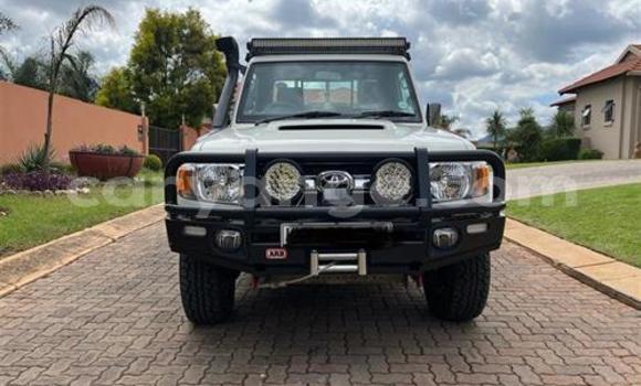 Buy Used Toyota Land Cruiser Beige Car in Karasburg in Karas Buy Used Toyota Land Cruiser Beige Car in Karasburg in Karas