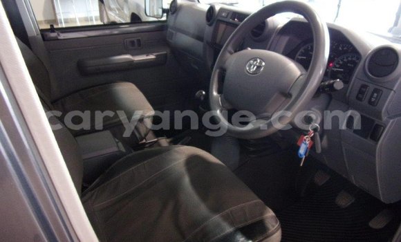 Acheter Occasion Voiture Toyota Land Cruiser Noir à Gobabis, Omaheke Acheter Occasion Voiture Toyota Land Cruiser Noir à Gobabis, Omaheke
