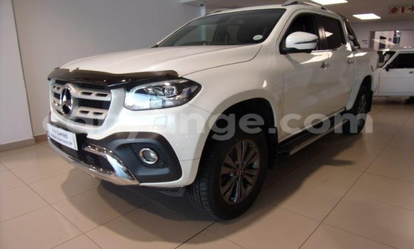 Buy Used Mercedes-Benz 250 White Car in Karasburg in Karas Buy Used Mercedes-Benz 250 White Car in Karasburg in Karas