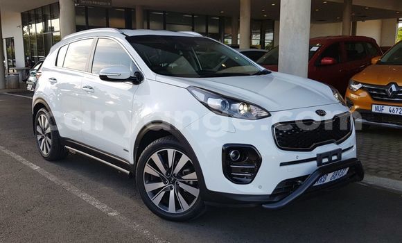 Buy Used Kia Sportage White Car in Walvis Bay in Namibia