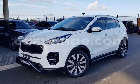 Buy Used Kia Sportage White Car in Walvis Bay in Namibia Buy Used Kia Sportage White Car in Walvis Bay in Namibia