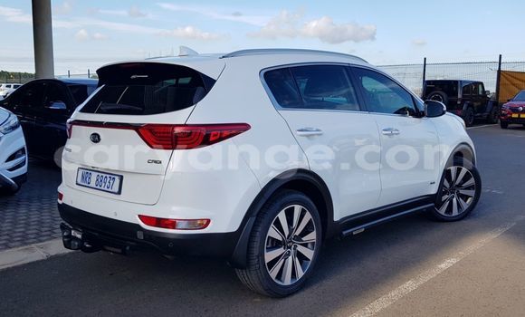 Buy Used Kia Sportage White Car in Walvis Bay in Namibia Buy Used Kia Sportage White Car in Walvis Bay in Namibia