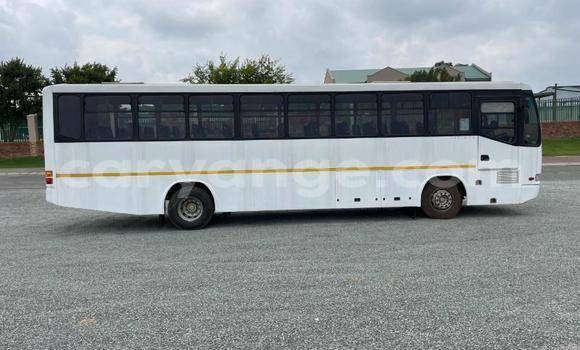 Acheter Occasion Utilitaire Iveco Daily Blanc à Windhoek, Namibie Acheter Occasion Utilitaire Iveco Daily Blanc à Windhoek, Namibie