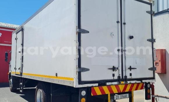 Acheter Occasion Utilitaire Hino Ranger Blanc à Windhoek, Namibie Acheter Occasion Utilitaire Hino Ranger Blanc à Windhoek, Namibie