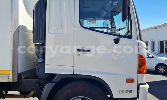 Acheter Occasion Utilitaire Hino Ranger Blanc à Windhoek, Namibie Acheter Occasion Utilitaire Hino Ranger Blanc à Windhoek, Namibie