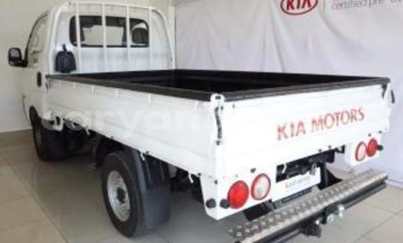 Buy Used Kia K7 White Car in Windhoek in Namibia Buy Used Kia K7 White Car in Windhoek in Namibia