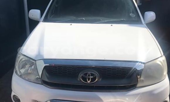 Acheter Occasion Voiture Toyota Hilux Blanc à Windhoek, Namibie Acheter Occasion Voiture Toyota Hilux Blanc à Windhoek, Namibie