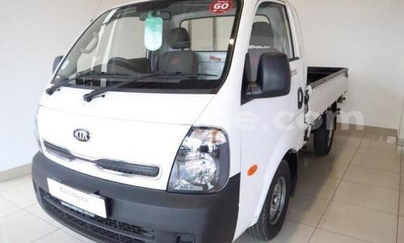 Buy Used Kia K7 White Car in Windhoek in Namibia Buy Used Kia K7 White Car in Windhoek in Namibia